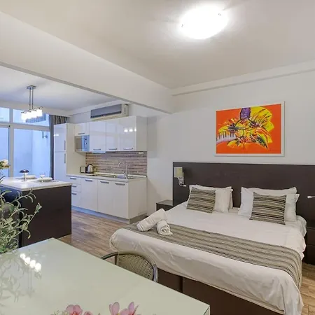 Stylish 1bedroom In The Heart Of St Julians 102 Апартаменты Сент Джулианс