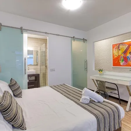 Апартаменты Stylish 1bedroom In The Heart Of St Julians 102